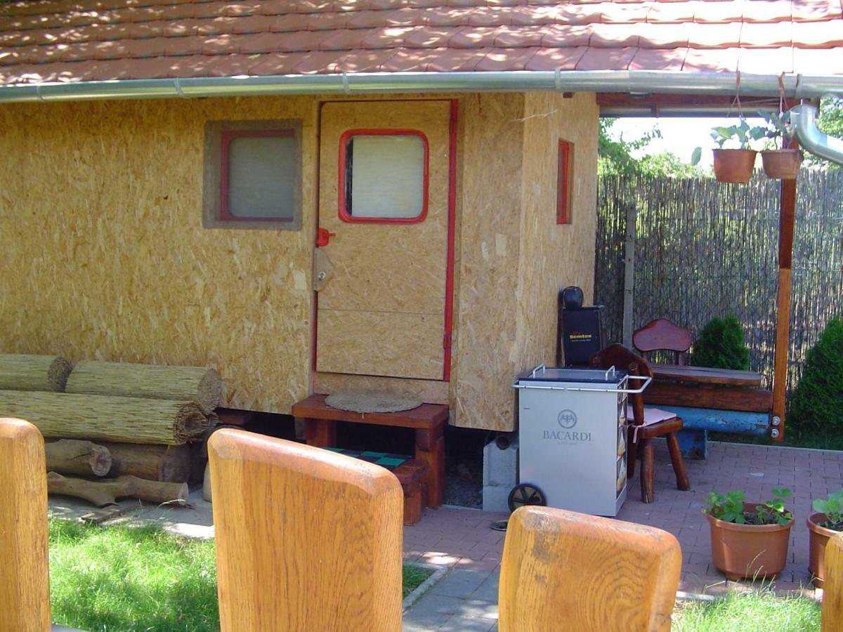 Karavan สตูโรโว ภายนอก รูปภาพ