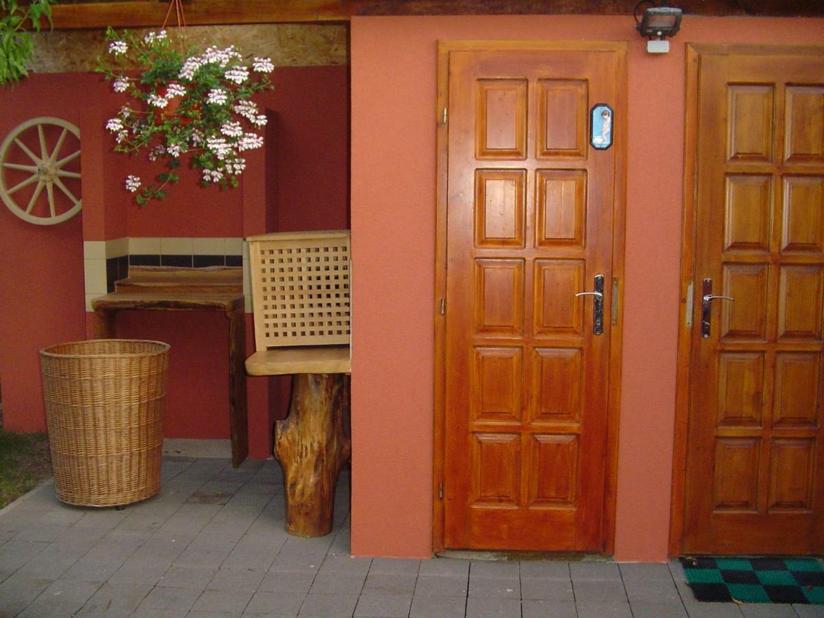 Karavan สตูโรโว ภายนอก รูปภาพ
